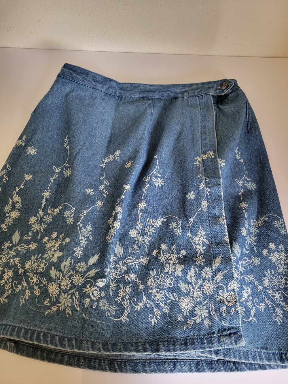 Ty Denim Wrap Skort with White Floral Print